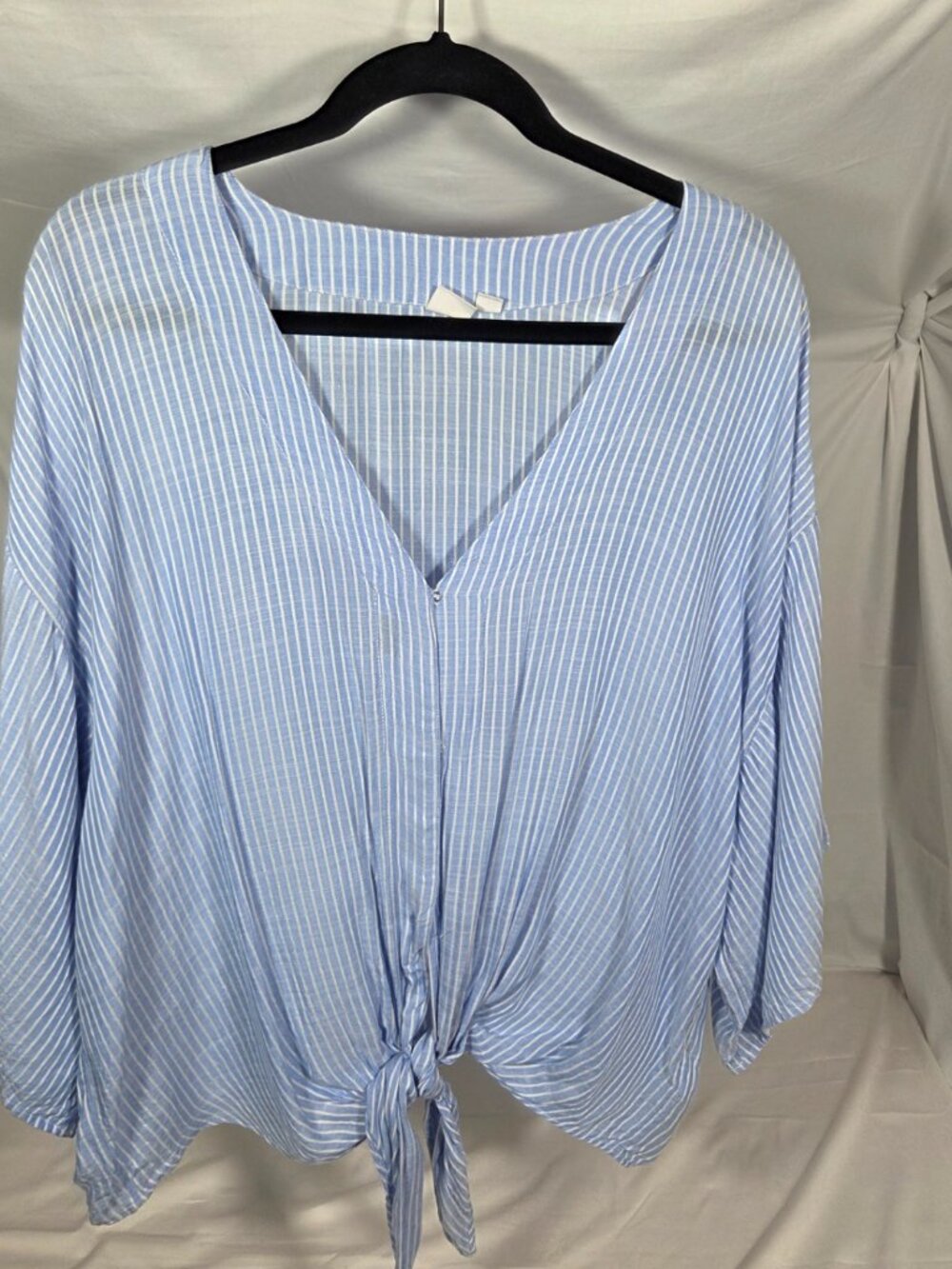 XXL blue striped tie front shirt (GAP)